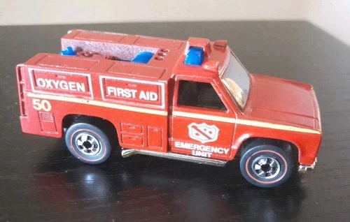 Hot Wheels Emergency Unit 50 Fire Truck First Aid Oxygen Redline Rescue 1974