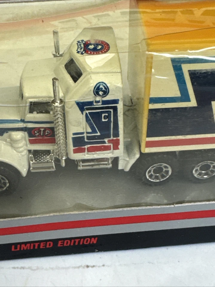 Matchbox Super Star Transporter STP Race Team Richard Petty De colección 1991 año 104 Foto 2 de 4