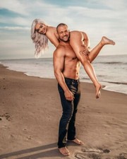 BEAUTIFUL Scarlett Bordeaux & KRISS KROSS 5X7 Photo