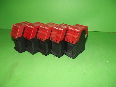 Scheider Electric  Preventa - Safety Relay XPS-AK 371144 Module monitor.