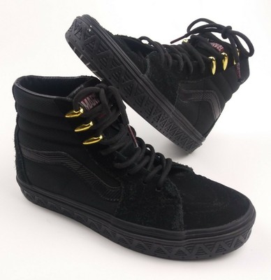 black marvel vans