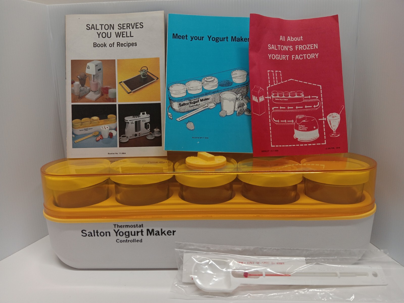 Salton Yogurt Maker Replacement Jars No Lids Set of 4 Cups Milk Glass