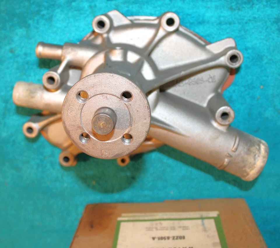 Ford Mustang Cobra LX GT Capri 1979-1985 nuevo en stock reman 4,2 L 255 5,0 L 302 bomba de agua Foto 4 de 4