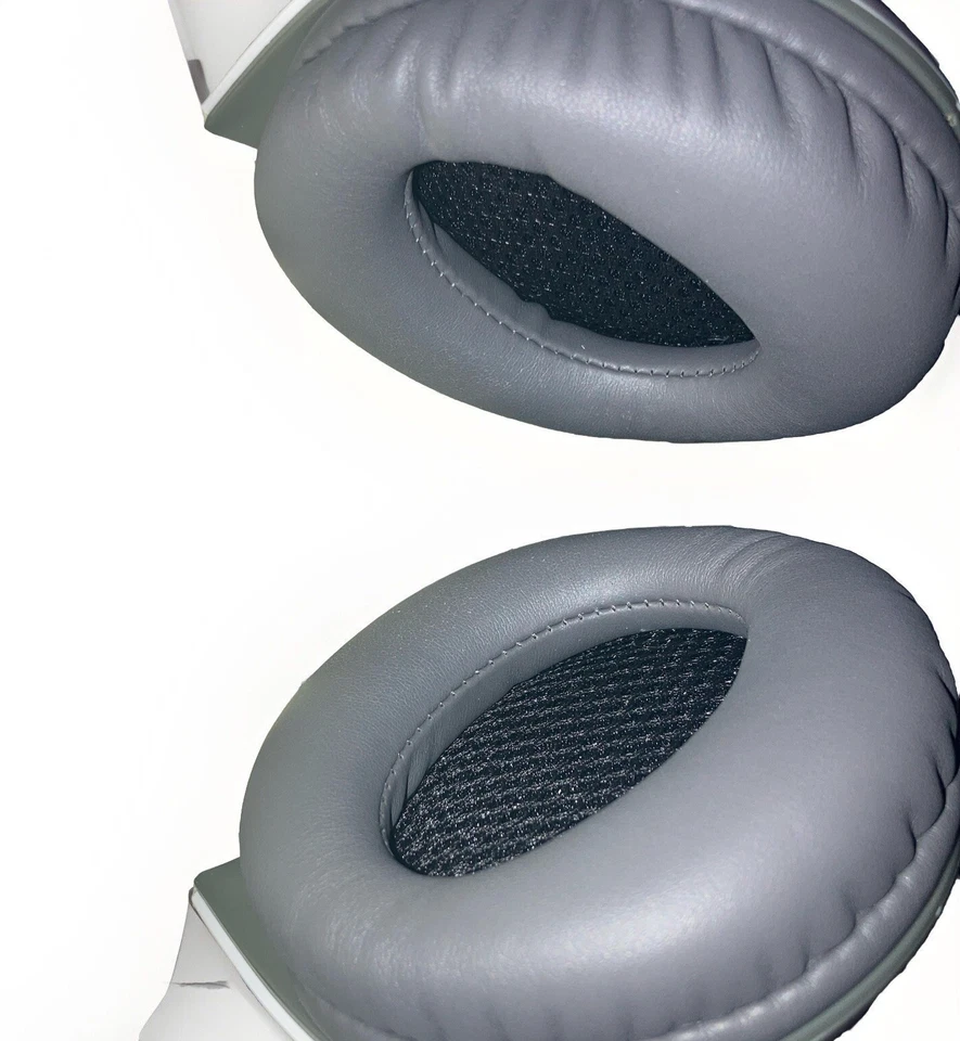 Hephaestus Stereo Lighting Gaming Headset w/ Mic Gamdias  PS4, XBox Lightly Used - Image 3 of 4