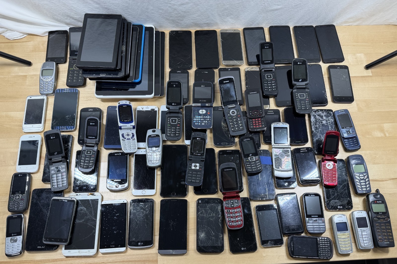 LARGE MIXED CELL PHONE & TABLET LOT FOR PARTS/REPAIR - SOLD AS-IS