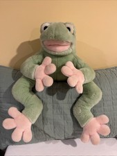 FAO SCHWARZ PLUSH STUFFED FROG CHILD BABY ADORABLE SOFT CLEAN