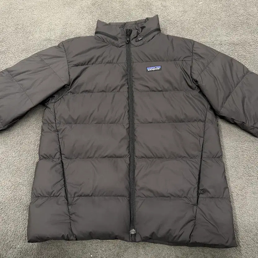 Patagonia Down Puffer Jacket - Authentic, Size M thumbnail 6