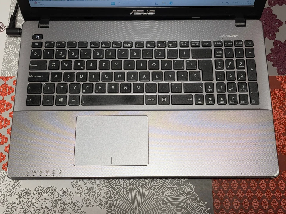 ASUS F555LD - Imagen 2 de 4