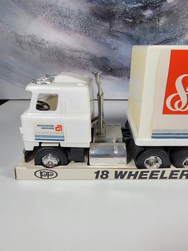 VTG PROCESSED PLASTICS COMPANY 18 WHEELER BIG RIG PLASTIC TOY SET #2250 BOXED - Picture 2 of 21
