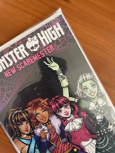 IDW Exclusive PRIDE Monster High New Scaremester #1 25 Year Anniversary LE SET - Picture 10 of 11