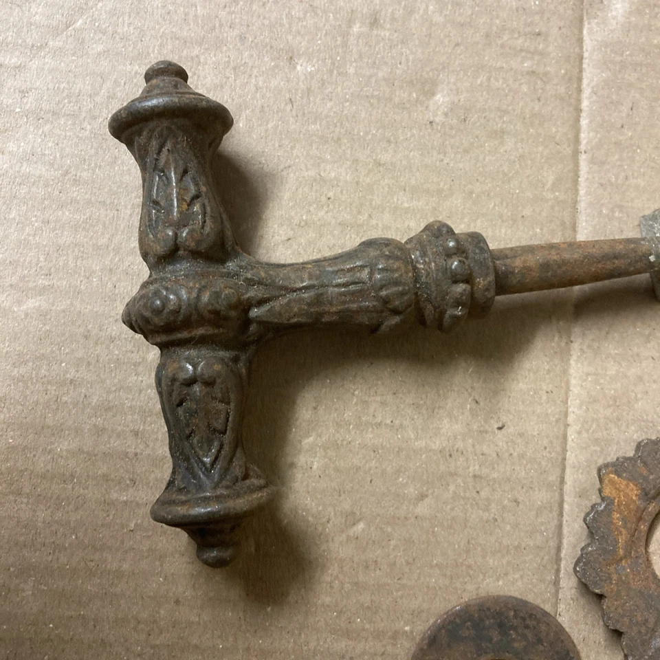 ANCIENNE POIGNÉE DE PORTE EN Fonte CARRÉ De 8 Loquet Béquille CLENCHE Château - Photo 4/4