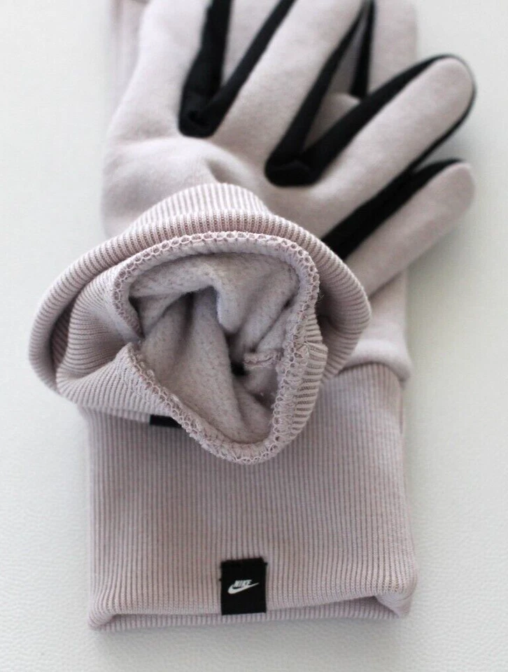 Guantes de lana Nike Club medianos para mujer Foto 3 de 4