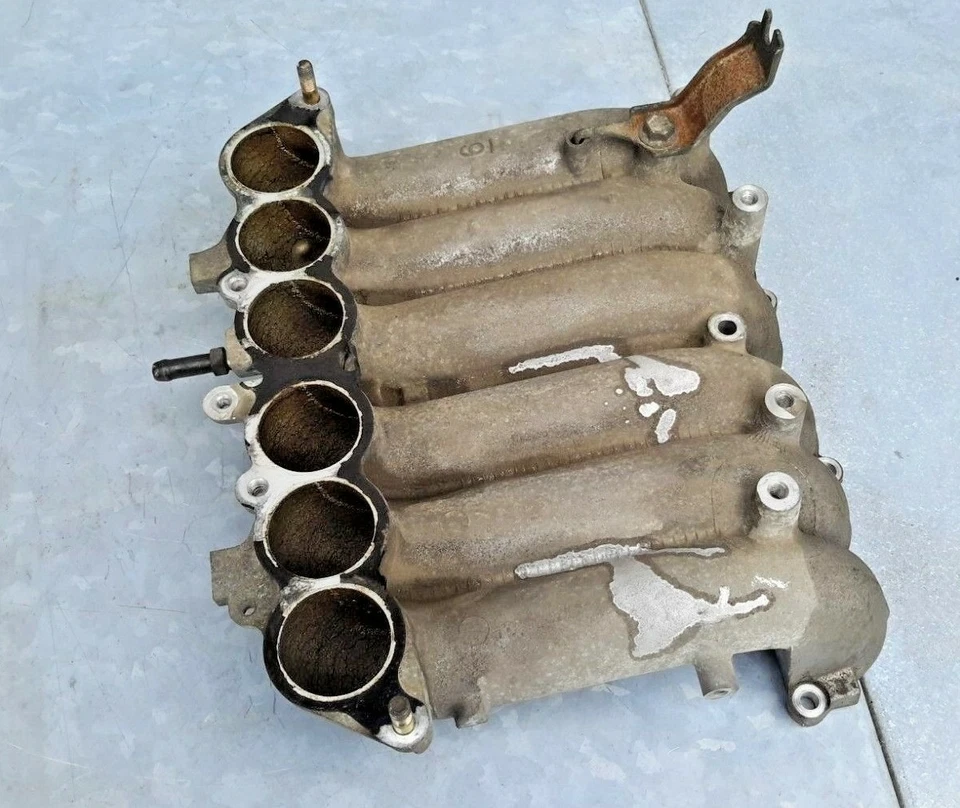 2001-2004 Toyota Tacoma Intake Manifold Assembly OEM - Imagem 3 de 4