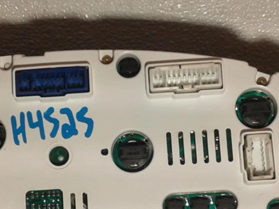 Medidor de velocímetro usado se adapta a: Kia Sedona Cluster 2003 MPH grado A Foto 3 de 4