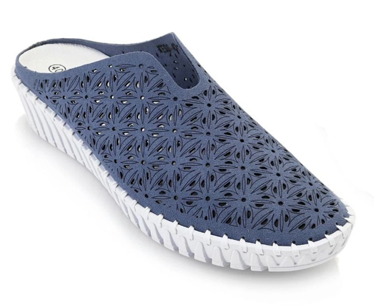 Bernie mev cheap navy blue shoes