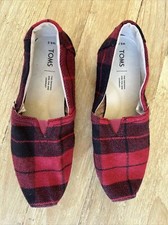 Toms Women’s Slip On Loafer Flats Red Black Buffalo Plaid Wool Size 8.5