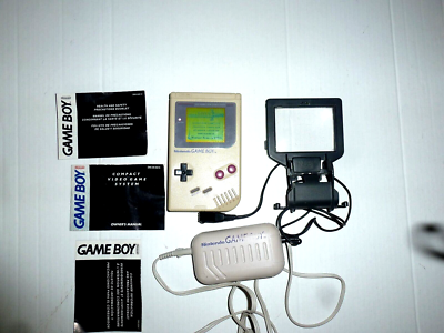 Nintendo Original Game Boy DMG-01 w/ DMG-03 Battery Pack 2 games