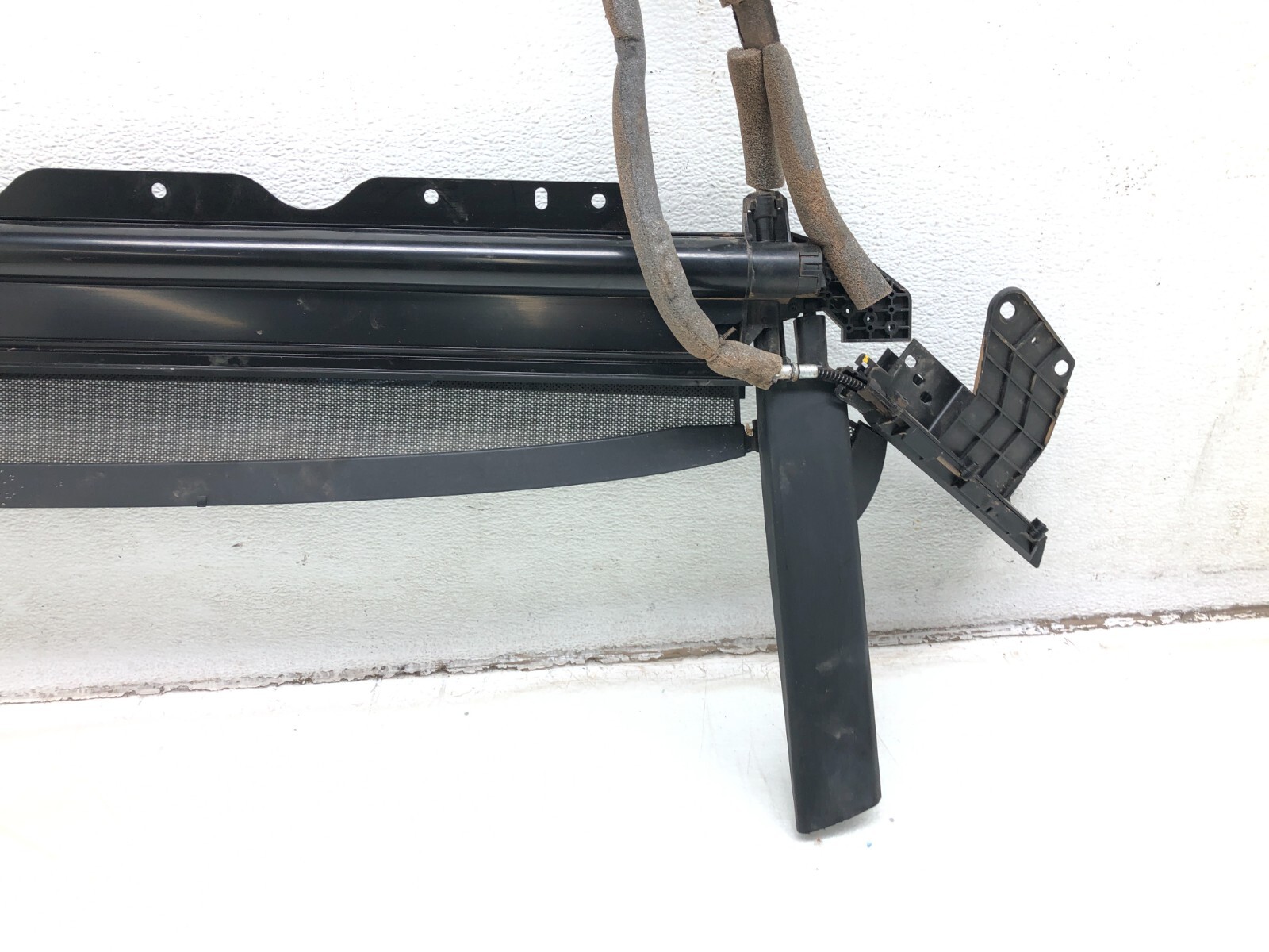 2014-2018 BENTLEY FLYING SPUR LEFT DRIVER REAR DOOR WINDOW SUNSHADE #FOR PARTS.