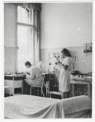 Doctor & Nurse - Occupation Hospital Room - Vintage Photo 1940s