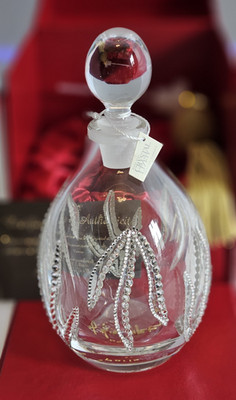 M. Micallef Royal Crystal Eau de Parfum Spray 100 ml in roter Box mit Quaste