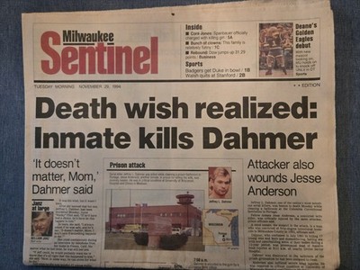 JEFFREY L. DAHMER Nov 29, 1994 Milwaukee Sentinel Inmate Kills FULL NEWSPAPER