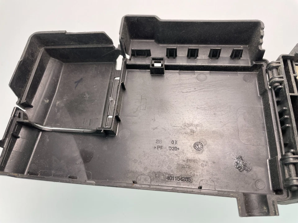 Chevrolet Cruze 2012-2015 conector de batería positivo bandeja cubierta OEM, 96889385 Foto 4 de 4