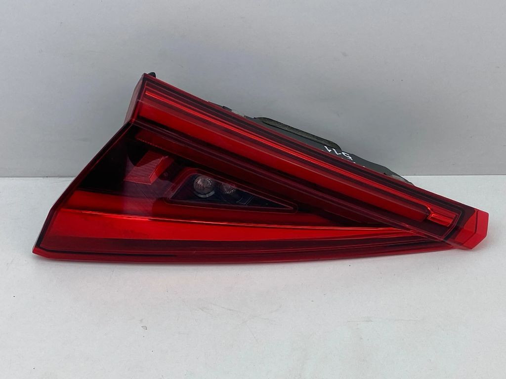 Seat Tarraco 2019 Hinten Links Heckklappe Rücklicht Lampe 