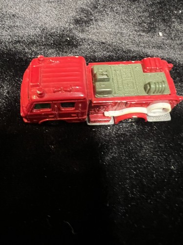 Vintage Tomica No. 94 UD Condor Chemical Fire Truck in nice shape - Picture 10 of 12