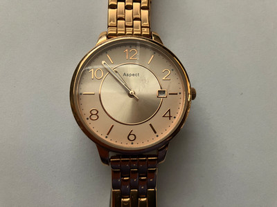Damenuhr TCM Aspect. 36 mm. Gliederarmband. Kaum getragen.
