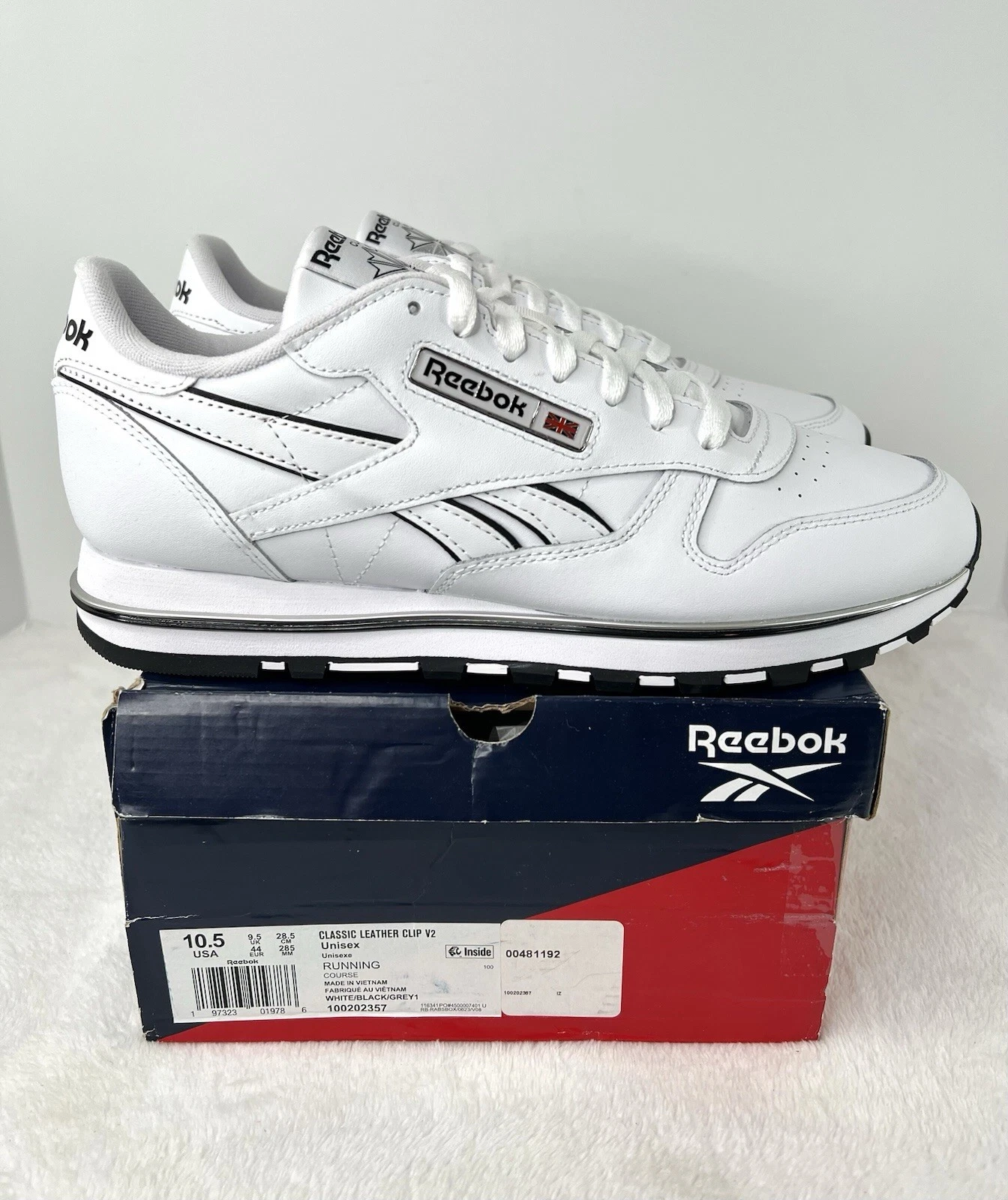Reebok Classic Leather Clip V2 Mens 10.5 White Leather Sneakers 100202357 New