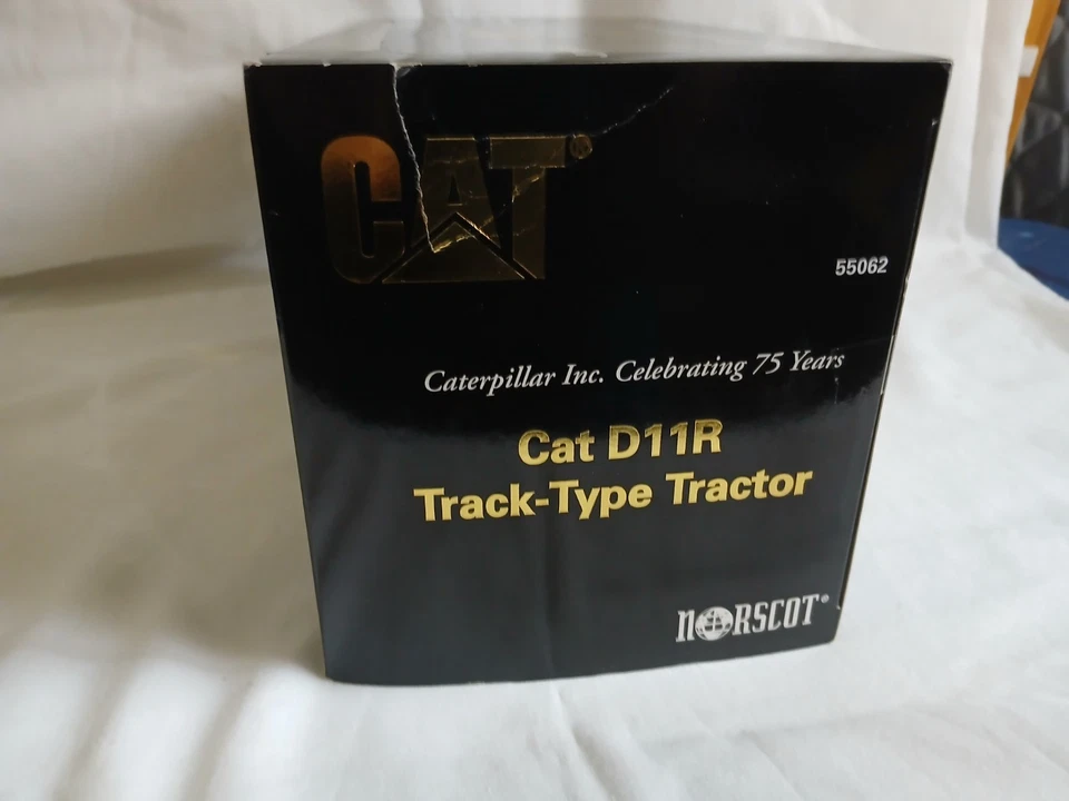 Tractor Norscot 55062 CAT D11R 75 aniversario dorado fundido a presión modelo escala 1:50 Foto 3 de 4
