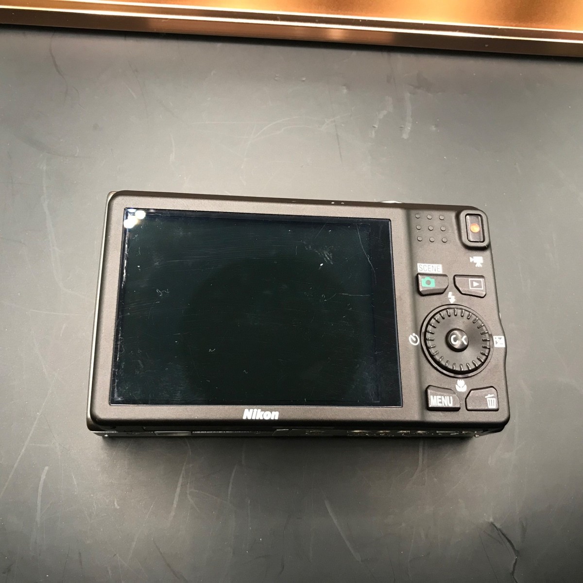 Nikon COOLPIX S6200 16.0MP Digital Camera 10 x Optical Zoom Silver