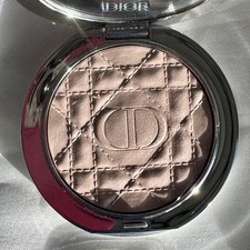 Dior Forever Glow Luminizer Highlighting Powd...