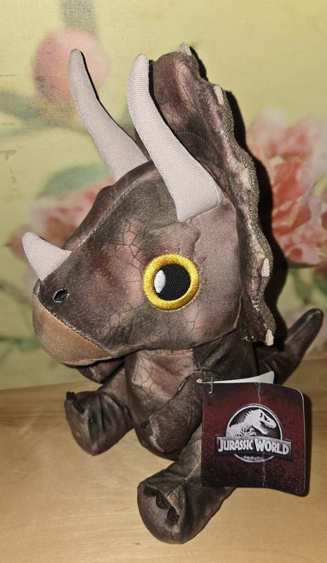 Jurassic Park TRICERATOPS 11” PLUSH Animal Dinosaur KOHLS EUC