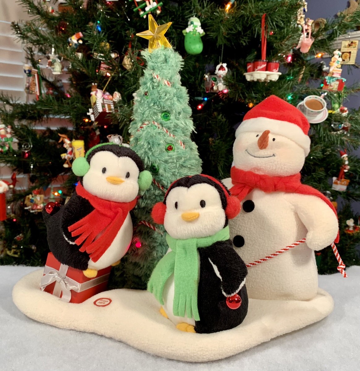 Jingle Pals Ornaments in Pear Jingle Pals Ornaments in Pear