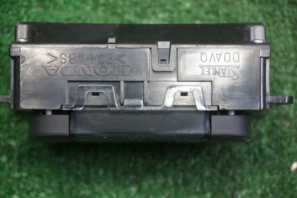 2012 HONDA CIVIC AC Control OEM 05174155628 - Image 2 of 3