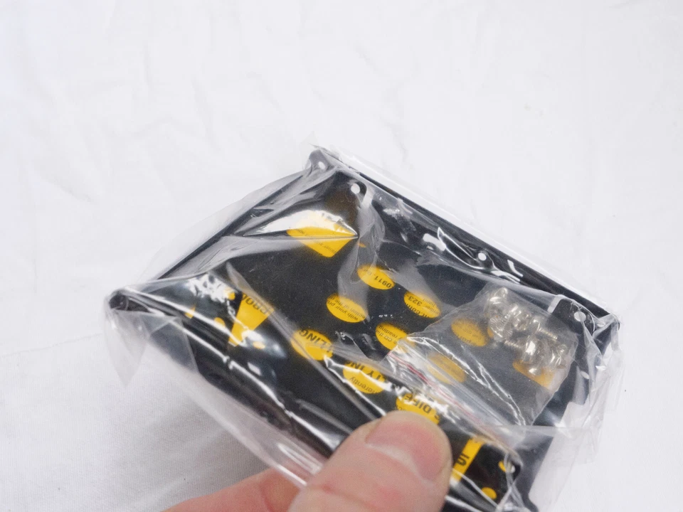 Sabrent 2.5 SSD & SATA Hard Drive to Desktop 3.5 SATA Bay Converter Mounting Kit - Image 4 of 4