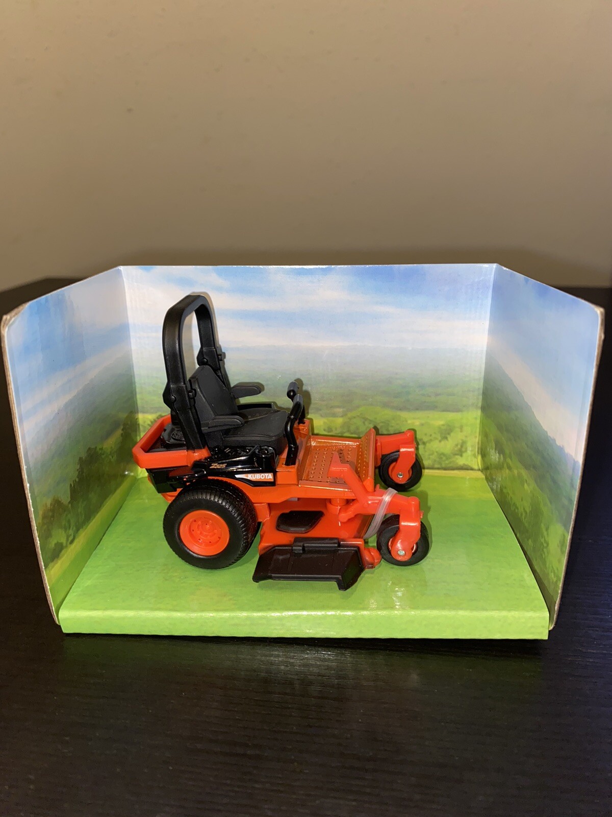 Kubota Z700 ZeroTurn Mower NewRay Diecast 4 Inches CDE