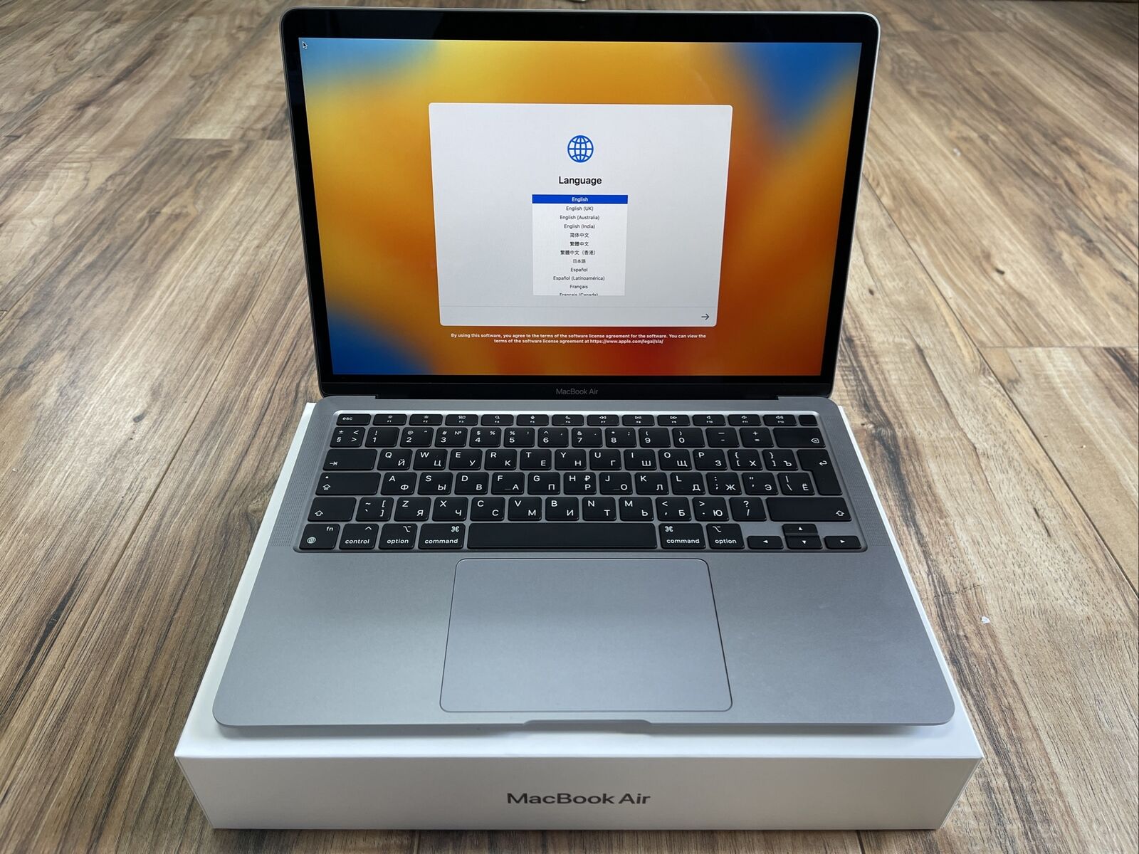 MacBook Air 13 inch M1, 2020 3.2GHz 8 Core/16Gb RAM/1Tb SSD/8 Core GPU  Russian