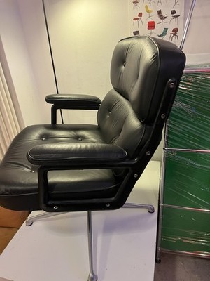Vitra Eames Lobby Chair ES 104 Herman Miller with Back Tilt