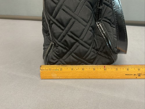 Vera Bradley Trapez Crossbody Schultertasche in schwarz mit Kunstlederbesatz - Bild 4 von 6