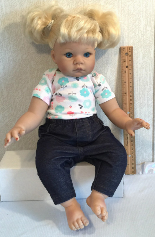 1998 Lee Middleton by REVA 17" Baby Doll - BLONDE Hair - Blue Eyes     (G94)