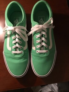 NWOB VANS OLD SKOOL GREEN/WHITE TENNIS SHOES