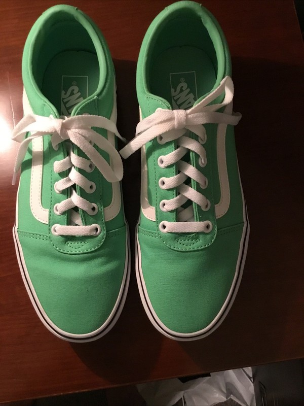 NWOB VANS OLD SKOOL GREEN/WHITE TENNIS SHOES