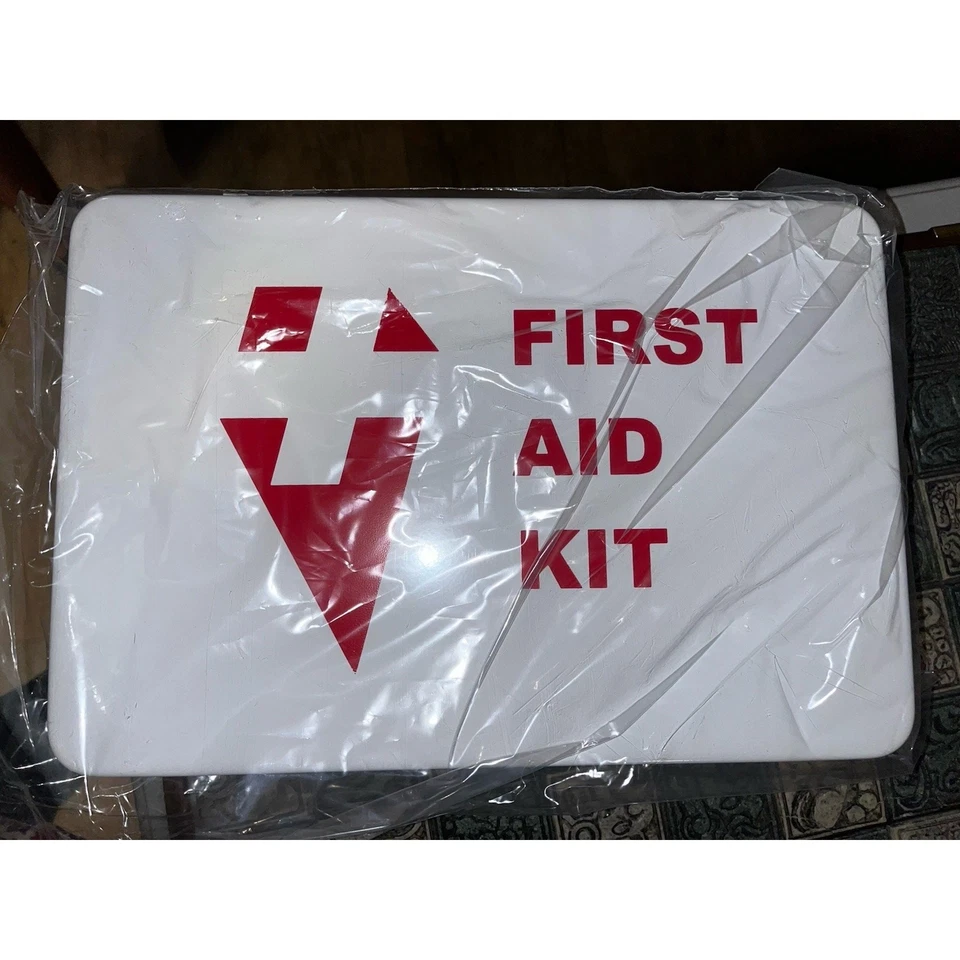 Kit de primeros auxilios vacío caja colgante de pared contenedor de metal comercial fábrica industrial Foto 2 de 4