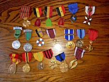 lot 19 médailles militaire belge et autre
