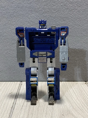 Vintage Transformers G1 Soundwave Action Figure 1983 Hasbro