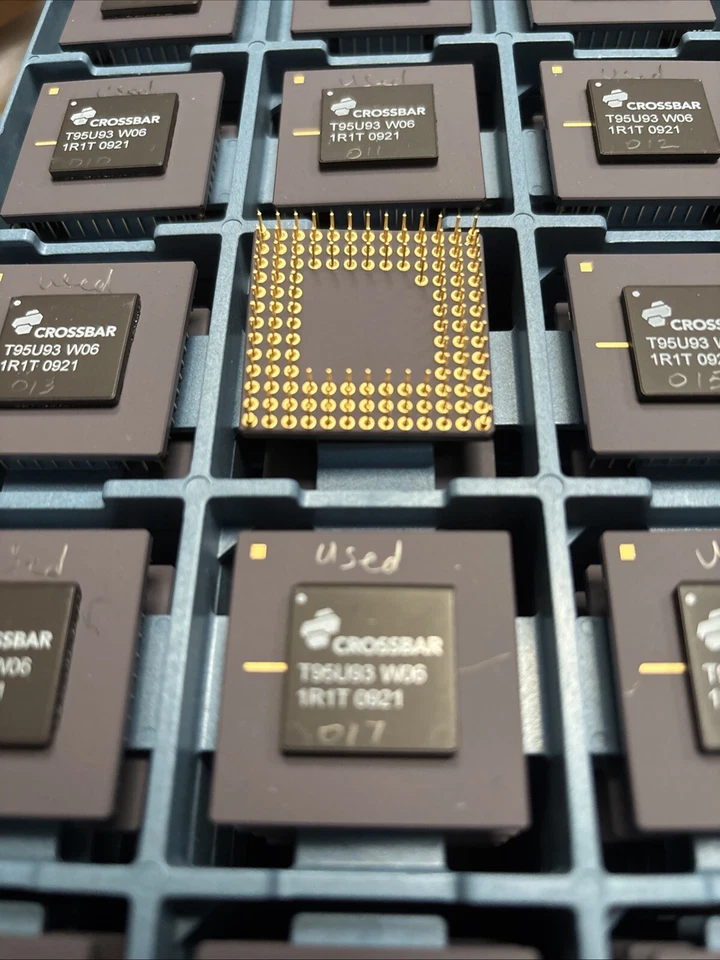 (147) Ceramic Scrap Gold Intel Pentium Pro Like CPU/Processor Gold Recovery 10g - Image 3 of 3