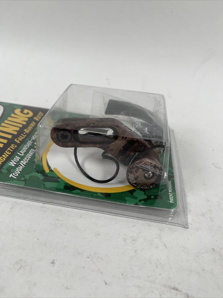 AAE Lightning Magnetic Fall Away Arrow Rest Left Hand Standard Mount Camo - Image 3 of 4