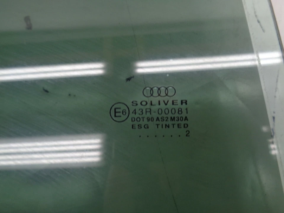 Тонированное заднее правостороннее стекло для окна двери седана Audi A6 1998-2004 годов выпуска от оригинального производителя AK2107355 - Изображение 4 из 4